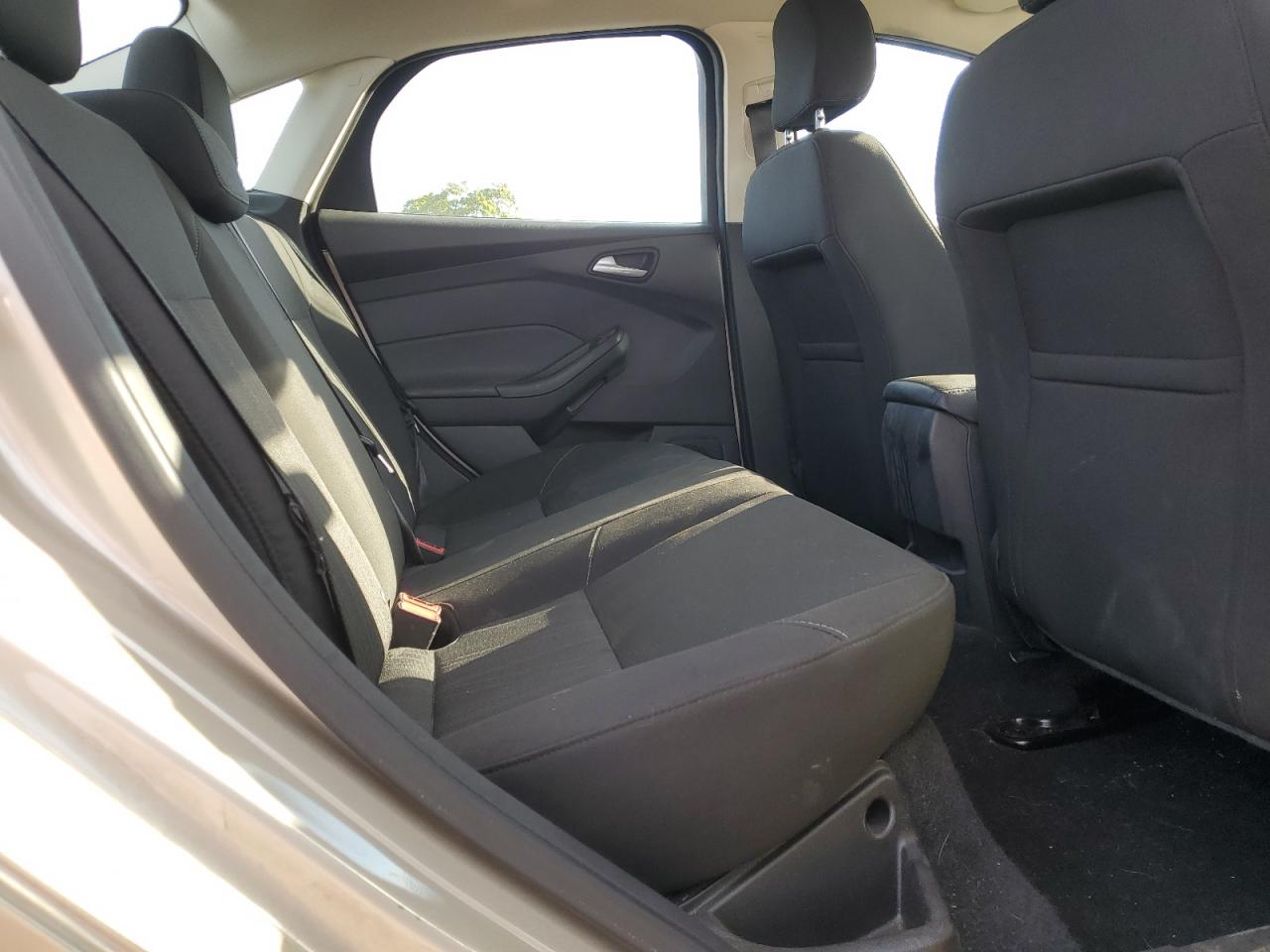 2017 Ford Focus Se VIN: 1FADP3F26HL218886 Lot: 86186125