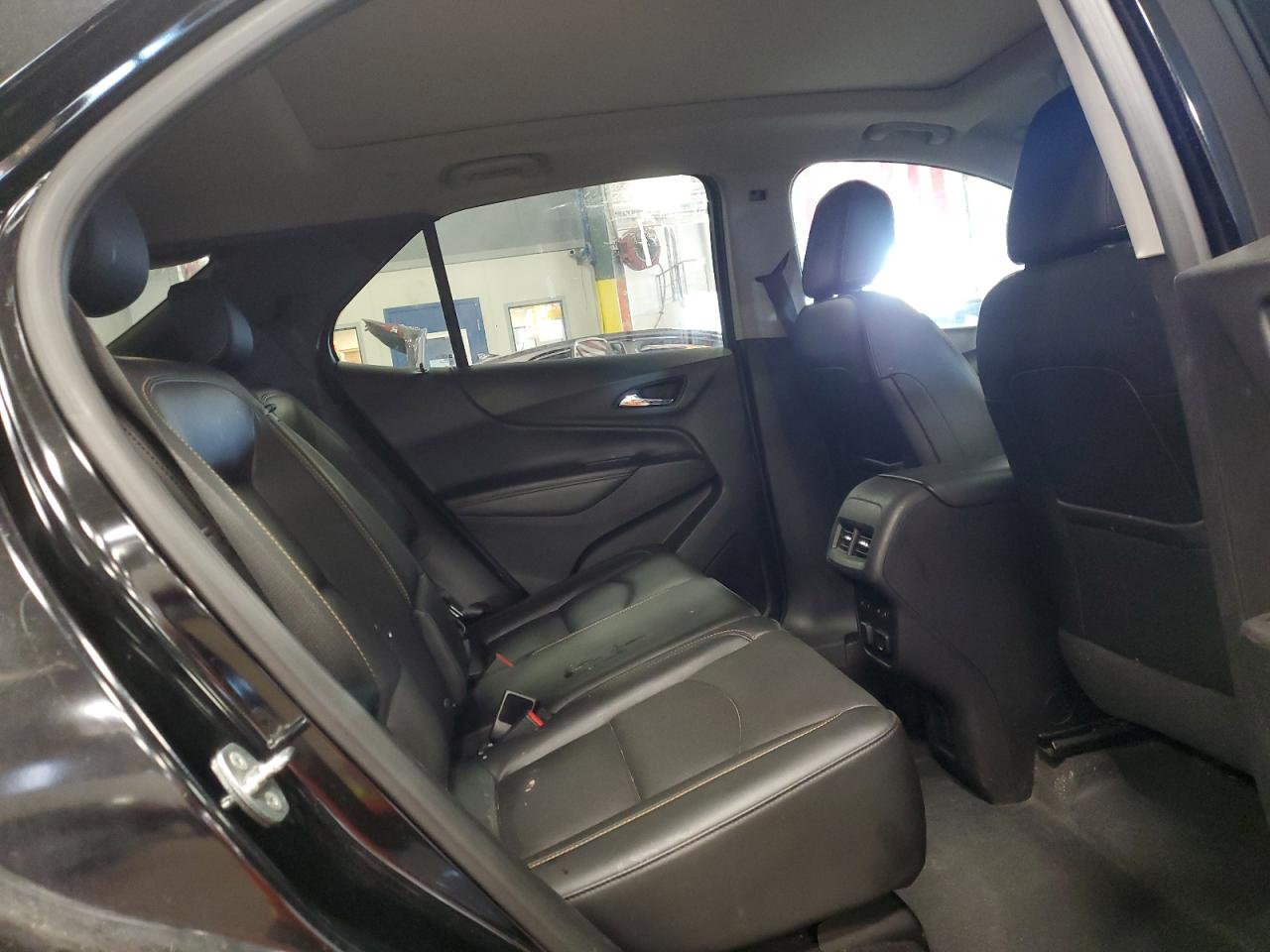 2018 Chevrolet Equinox Premier VIN: 2GNAXWEX5J6158083 Lot: 82213135