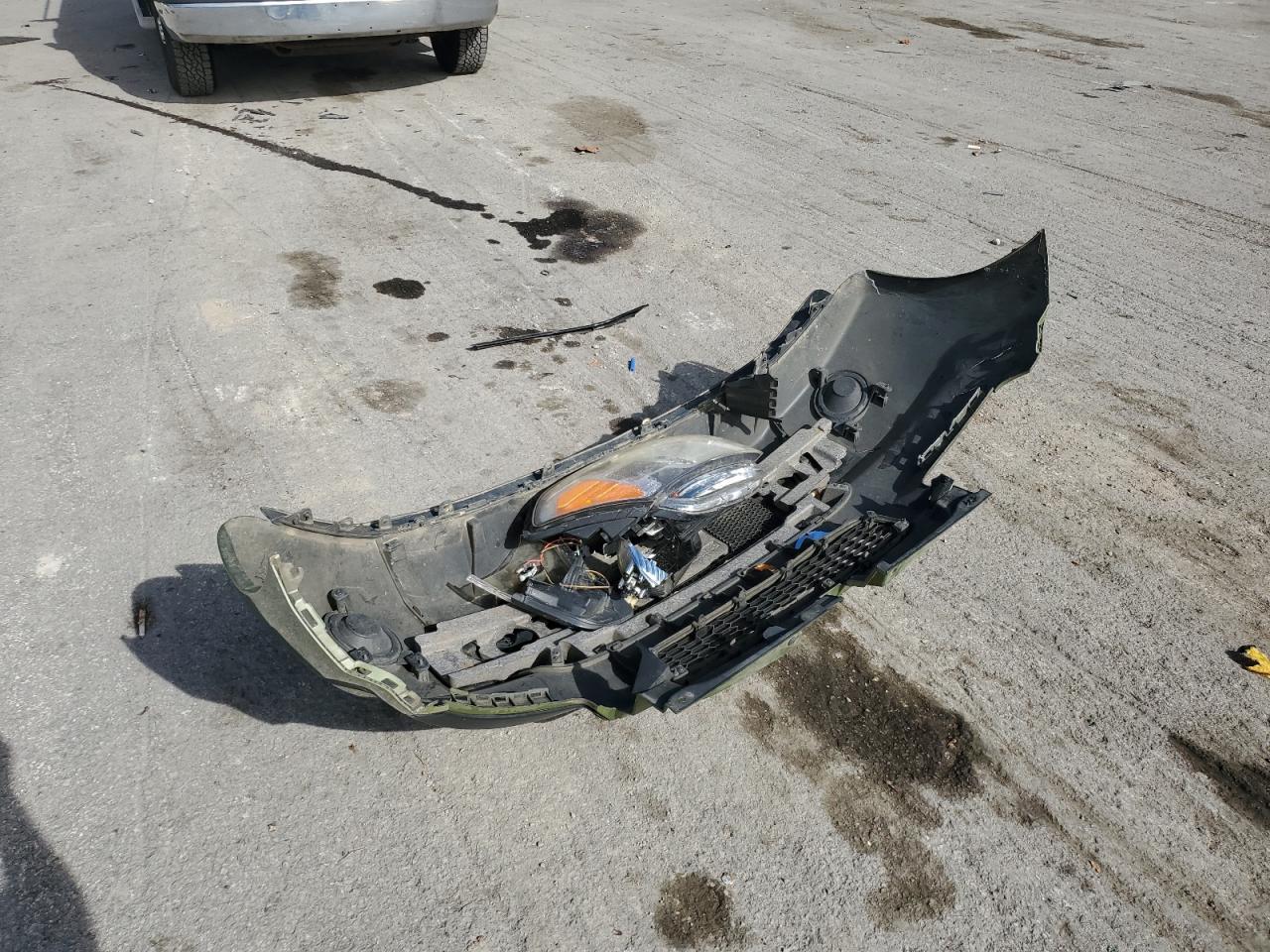 2011 Kia Soul + VIN: KNDJT2A27B7251163 Lot: 86473375