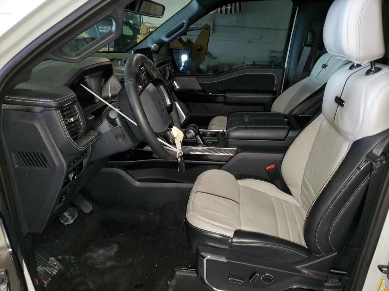 2024 Ford F150 Lightning Platinum VIN: 1FT6W7L74RWG27983 Lot: 85545935