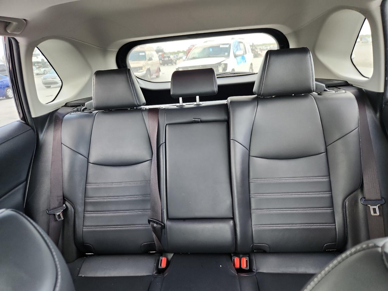 2019 Toyota Rav4 Xle Premium VIN: JTMC1RFV5KD006437 Lot: 85689995