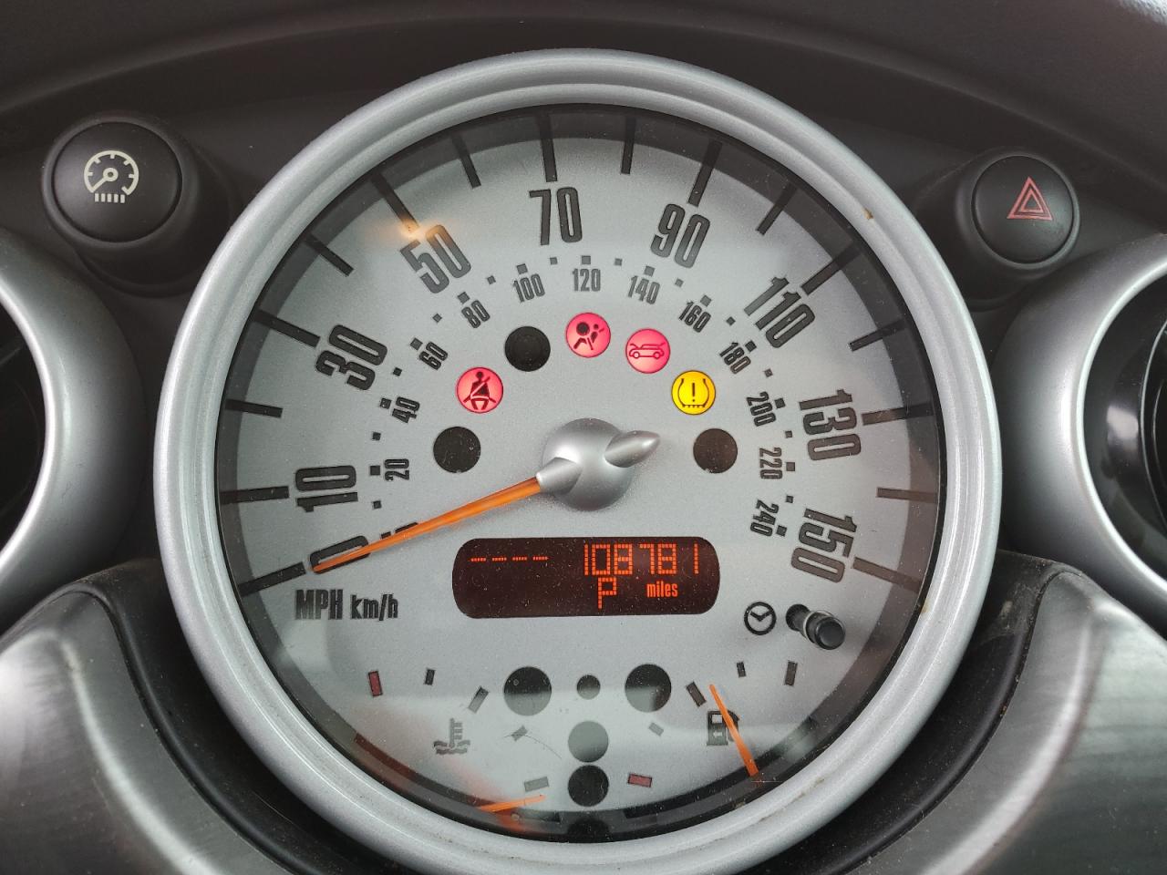 2006 Mini Cooper S VIN: WMWRE33586TJ38701 Lot: 82619335