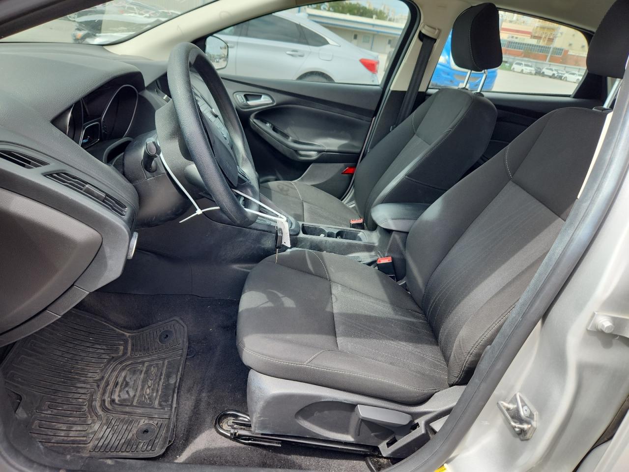 2017 Ford Focus Se VIN: 1FADP3K2XHL297937 Lot: 85308575