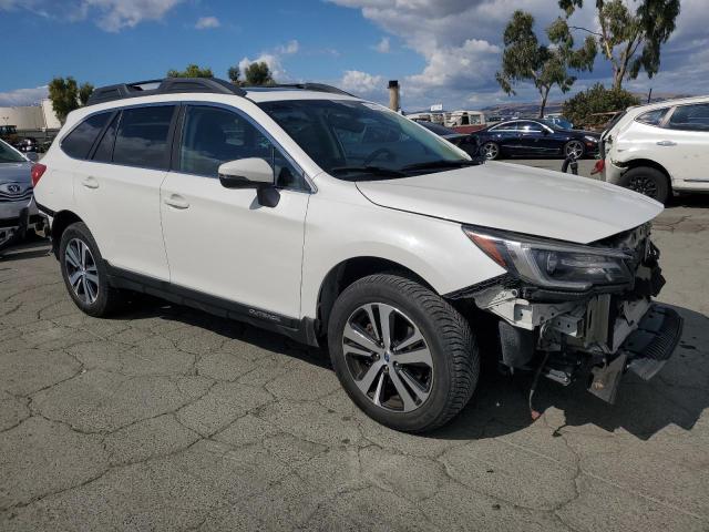  SUBARU OUTBACK 2018 Белы