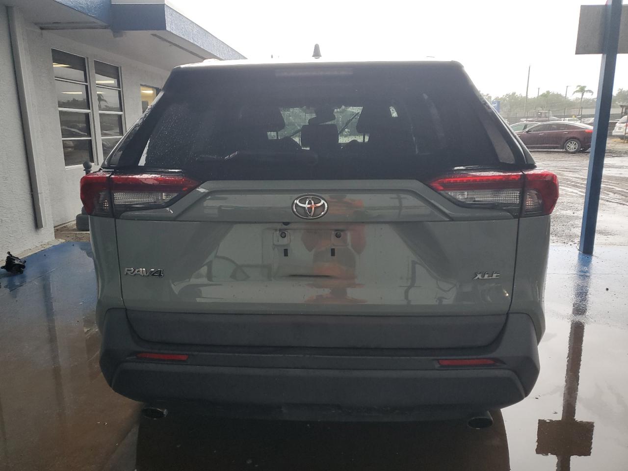 2019 Toyota Rav4 Xle VIN: 2T3W1RFV6KW002462 Lot: 85666575