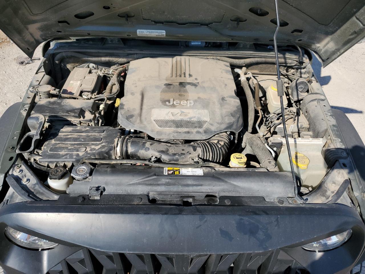 2015 Jeep Wrangler Unlimited Sport VIN: 1C4BJWDG9FL754117 Lot: 84969275