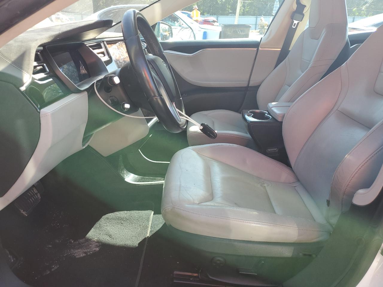 2015 Tesla Model S VIN: 5YJSA1E11FF117982 Lot: 81898665