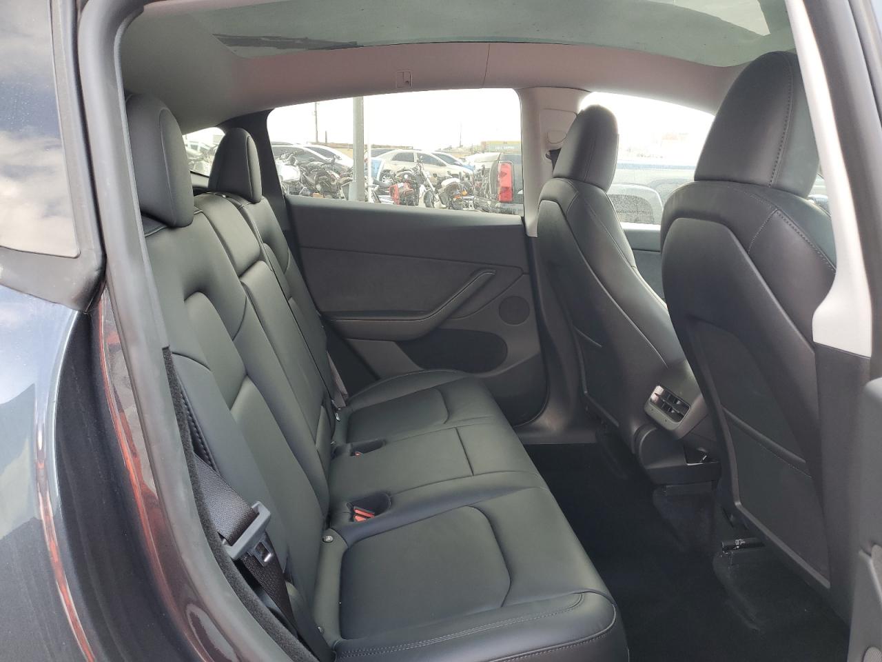 2024 Tesla Model Y VIN: 7SAYGDEE0RA231036 Lot: 87465575