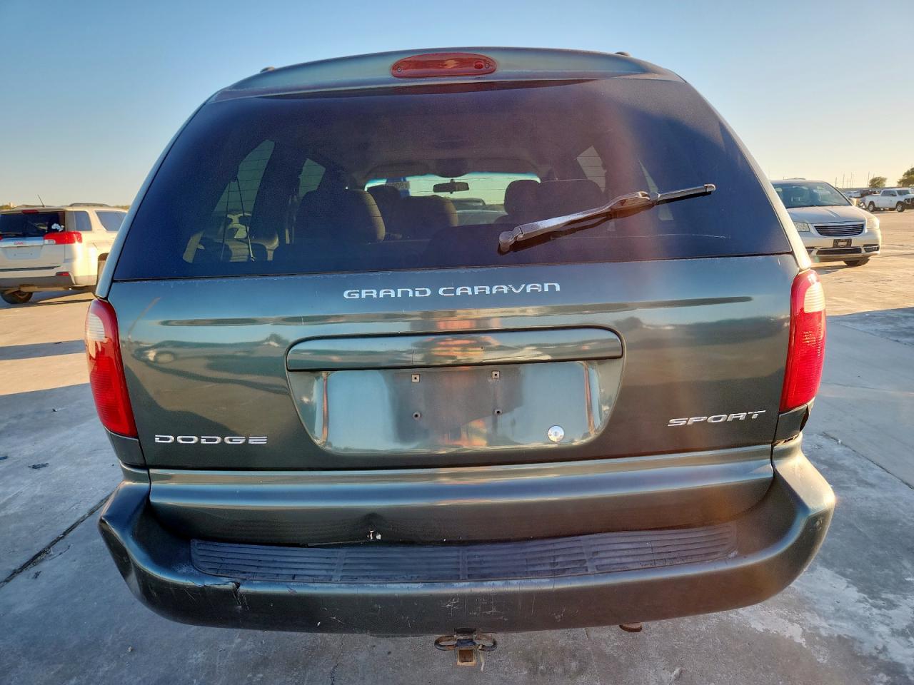 2002 Dodge Grand Caravan Sport VIN: 2B4GP44342R764980 Lot: 90922925