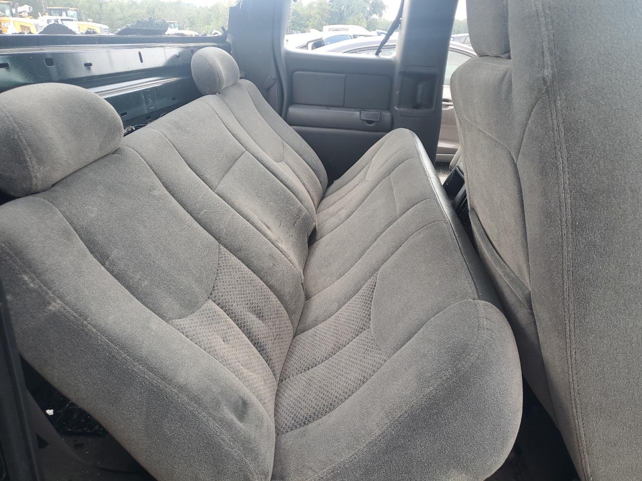 2004 Chevrolet Silverado K2500 Heavy Duty VIN: 1GCHK29204E323051 Lot: 80531475