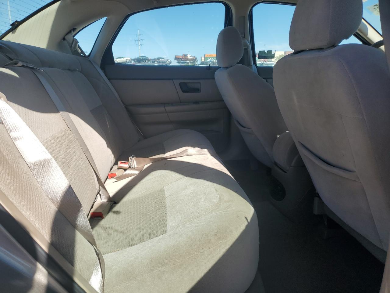 2004 Ford Taurus VIN: 1FAFP55294A193414 Lot: 81962975