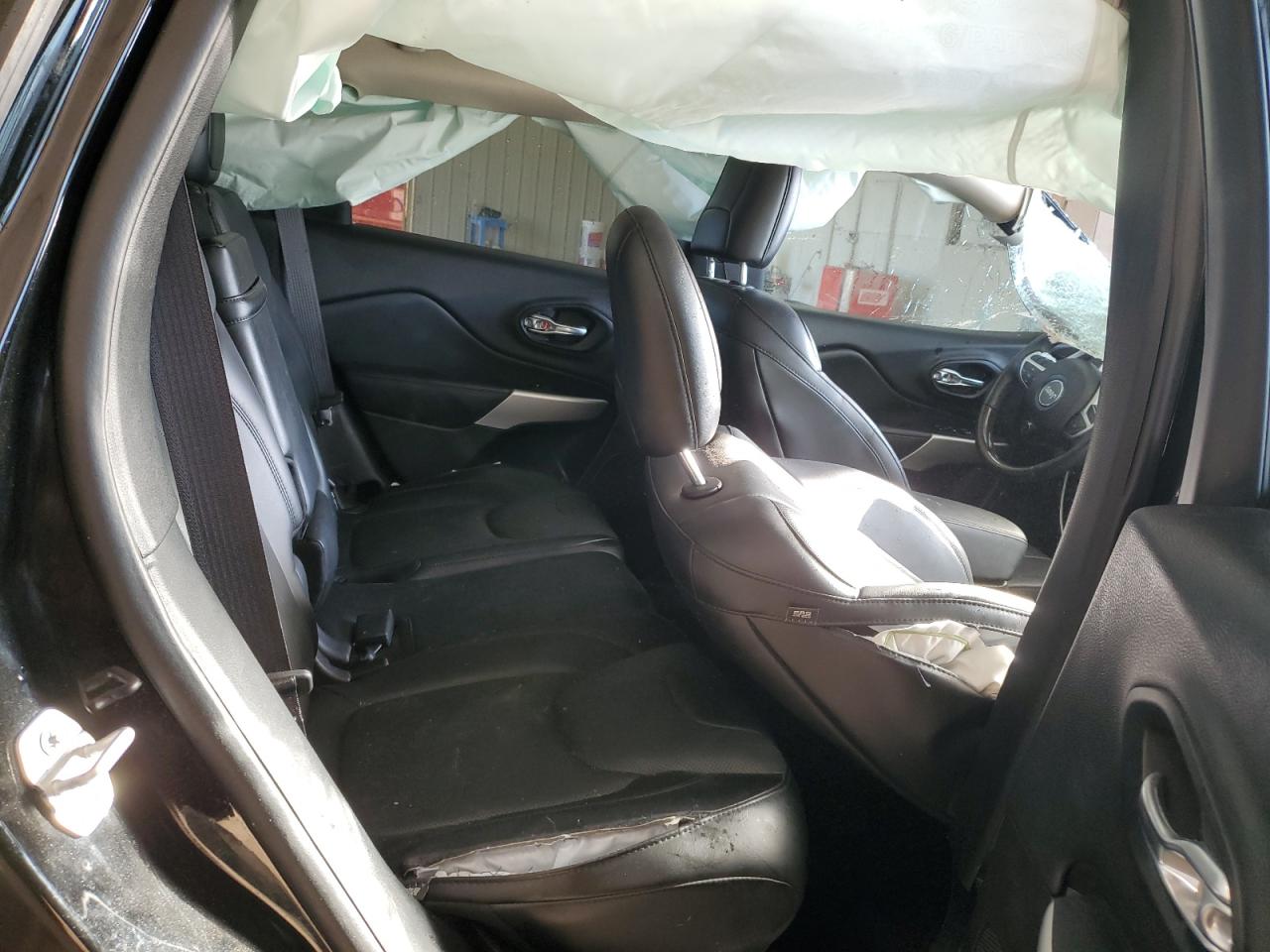 2018 Jeep Cherokee Overland VIN: 1C4PJMJX4JD594116 Lot: 89575895