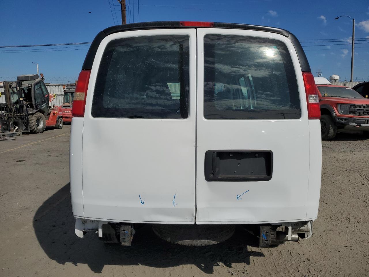 2015 Chevrolet Express G2500 VIN: 1GCWGFCF4F1276967 Lot: 81723735