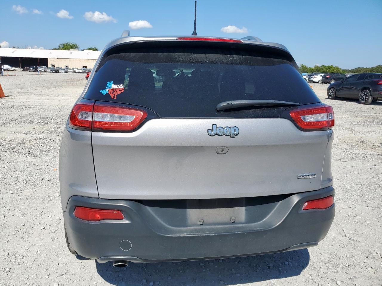 2018 Jeep Cherokee Latitude VIN: 1C4PJLCB3JD537238 Lot: 82436455