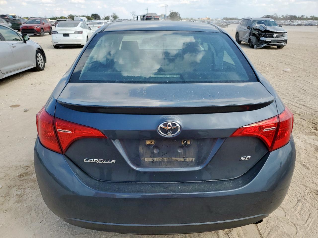 2018 Toyota Corolla L VIN: 5YFBURHE3JP817195 Lot: 85783785