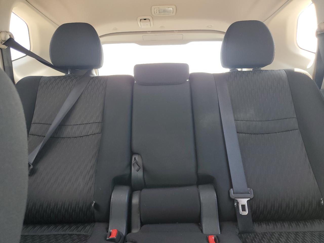 2017 Nissan Rogue S VIN: KNMAT2MT7HP519495 Lot: 82223335