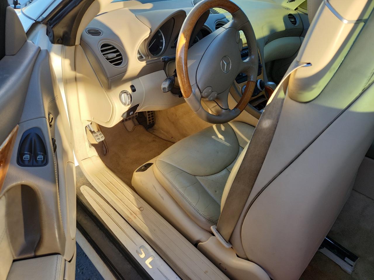 2004 Mercedes-Benz Sl 500 VIN: WDBSK75FX4F076562 Lot: 87221275