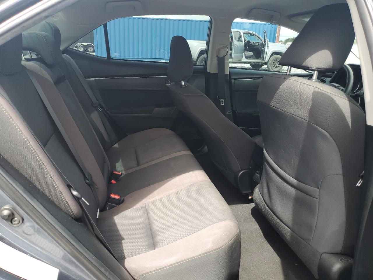 2018 Toyota Corolla L VIN: 2T1BURHE5JC069517 Lot: 82423965