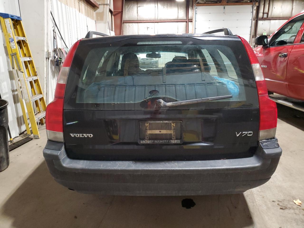 2003 Volvo V70 VIN: YV1SW61T332330768 Lot: 85386035