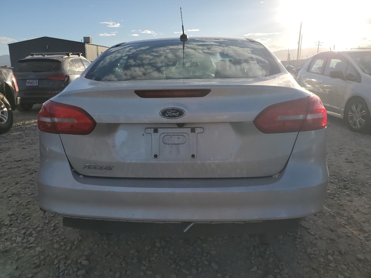 2018 Ford Focus S VIN: 1FADP3E24JL312398 Lot: 85785895