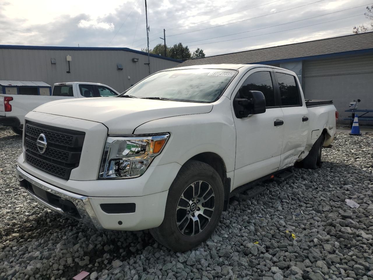 2022 Nissan Titan Sv