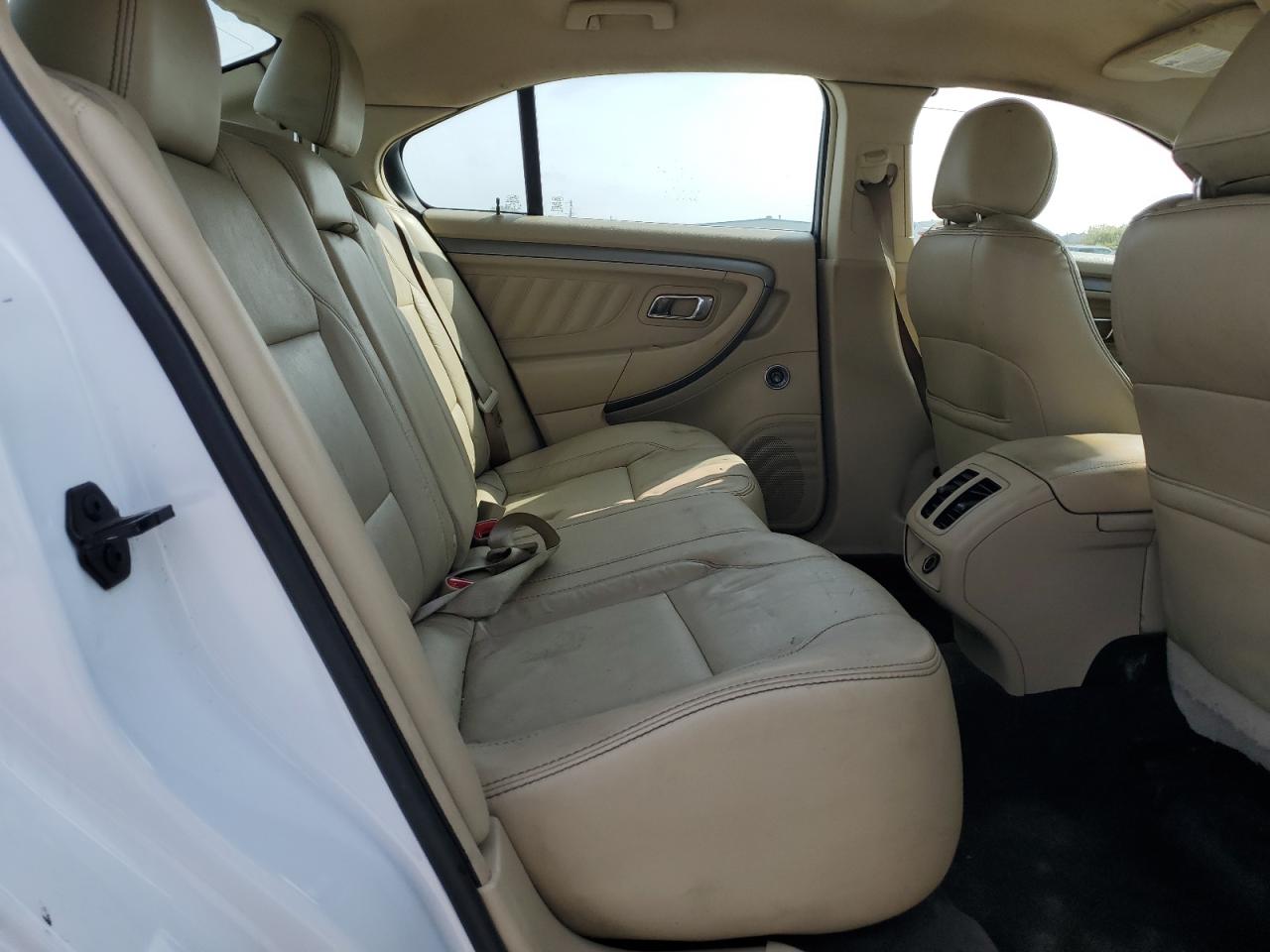 2014 Ford Taurus Sel VIN: 1FAHP2E82EG174228 Lot: 89690635