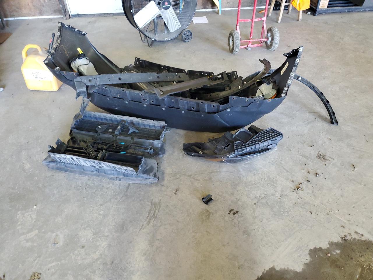 2019 Ford Escape S VIN: 1FMCU0F72KUA73318 Lot: 81989015