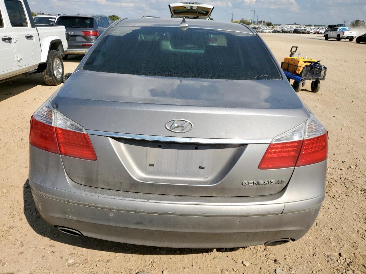 2009 Hyundai Genesis 4.6L VIN: KMHGC46FX9U031850 Lot: 86155105