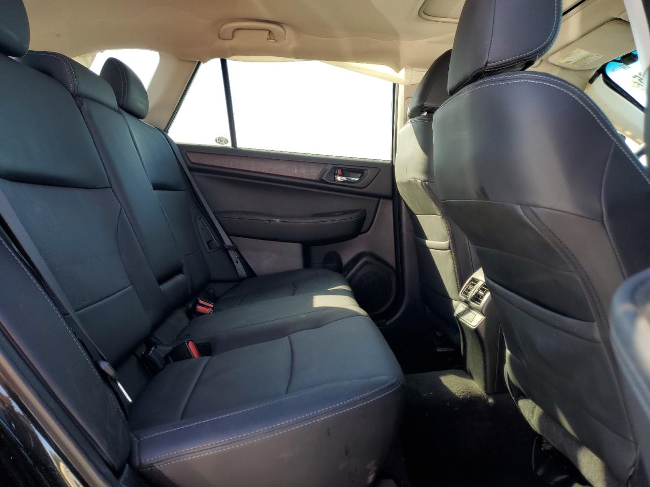 2017 Subaru Outback 2.5I Limited VIN: 4S4BSANC5H3388179 Lot: 86507865