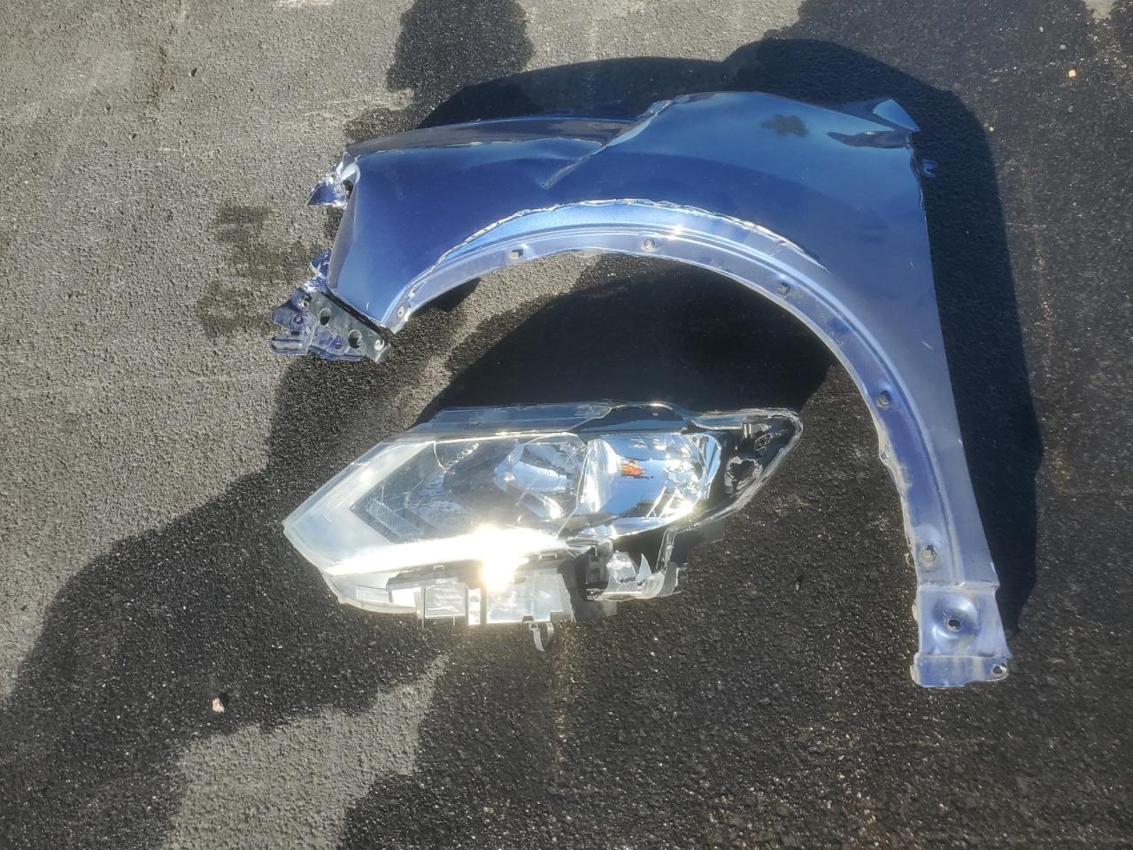 2017 Nissan Rogue S VIN: JN8AT2MV1HW014581 Lot: 82422865