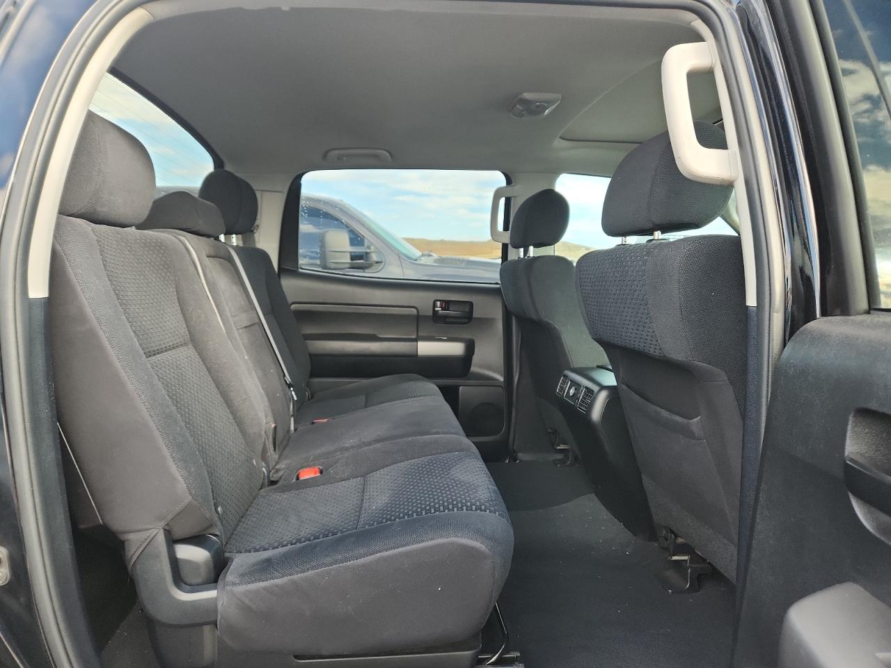 2011 Toyota Tundra Crewmax Sr5 VIN: 5TFDY5F14BX175028 Lot: 85897265