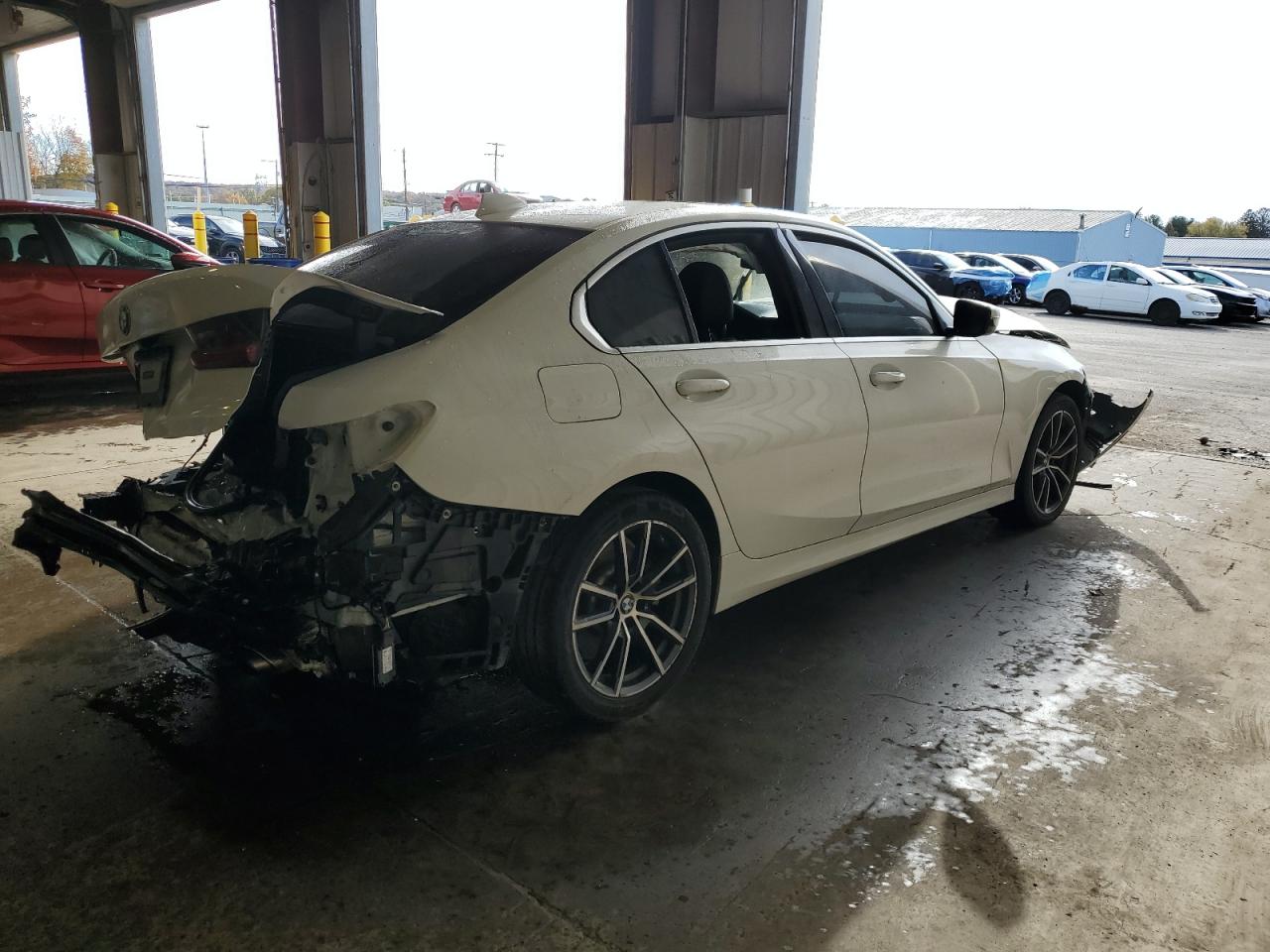 Фото: 3MW5R7J08L8B27086