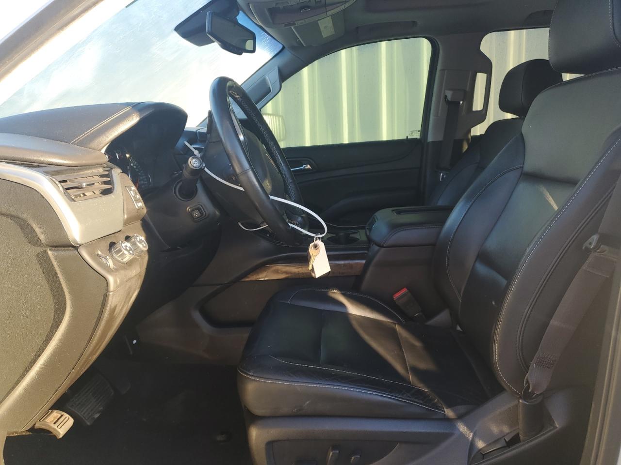 2019 Chevrolet Tahoe K1500 Lt VIN: 1GNSKBKC4KR310275 Lot: 82249705