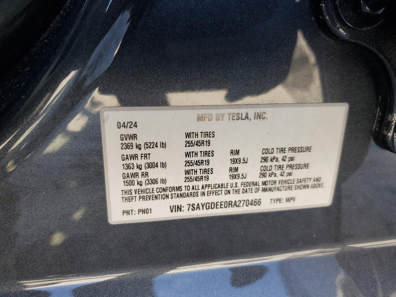 2024 Tesla Model Y VIN: 7SAYGDEE0RA270466 Lot: 81958305