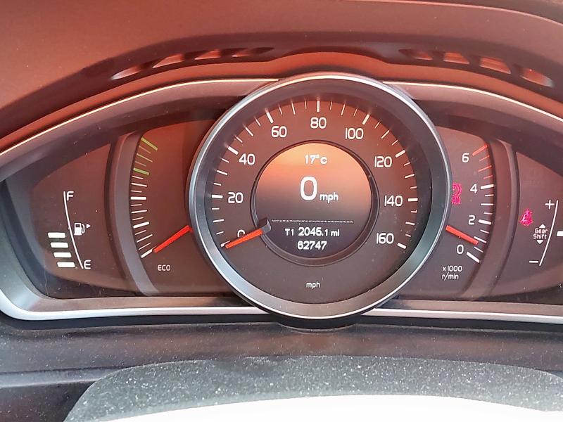 2014 VOLVO V40 SE LUX NAV D3 