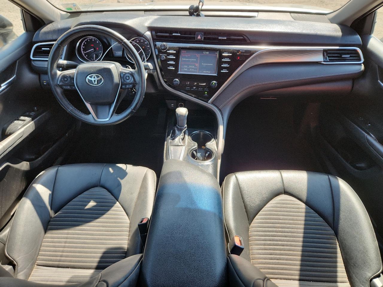 2018 Toyota Camry L VIN: 4T1B11HK1JU048923 Lot: 84782915