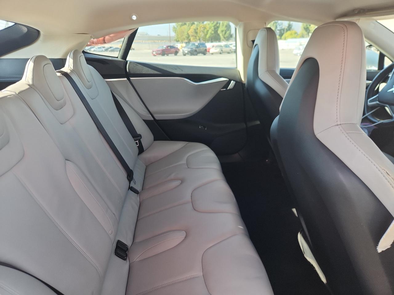 2013 Tesla Model S VIN: 5YJSA1CN6DFP19585 Lot: 85165985