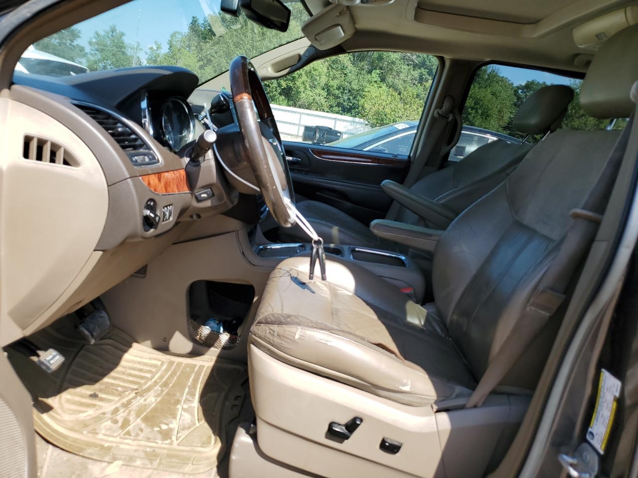 2015 Chrysler Town & Country Limited Platinum VIN: 2C4RC1GG8FR528164 Lot: 84919405