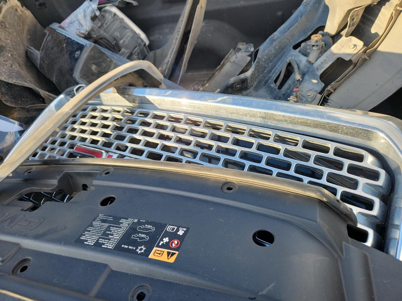 2015 GMC Sierra K2500 Denali VIN: 1GT120E85FF585158 Lot: 82690615