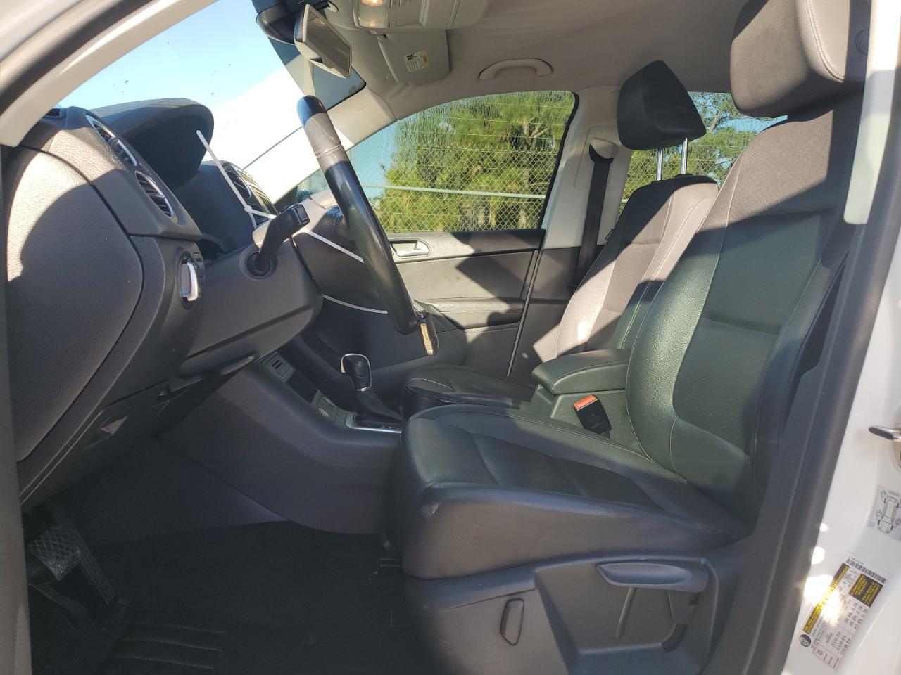 2016 Volkswagen Tiguan S VIN: WVGAV7AX5GW607184 Lot: 82444285