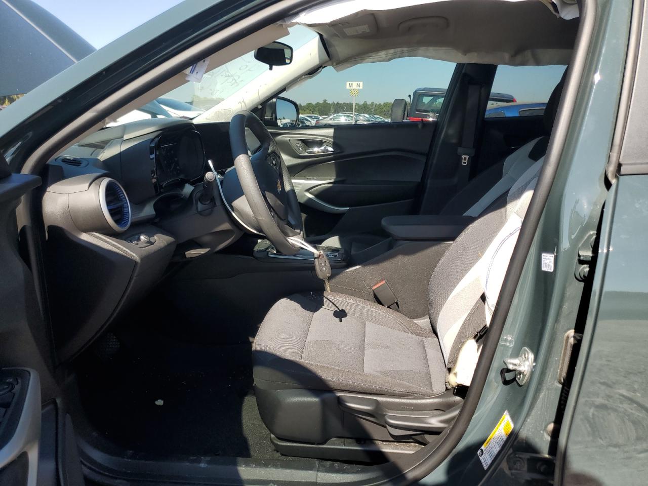 2025 Chevrolet Trax Ls VIN: KL77LFEP5SC121703 Lot: 90264965