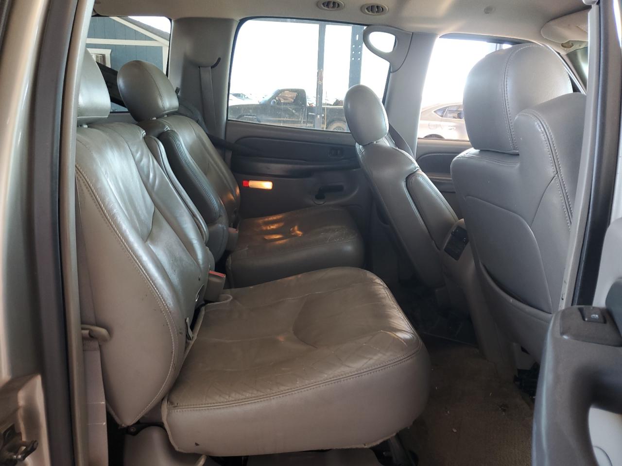 2003 Chevrolet Suburban C1500 VIN: 3GNEC16Z83G290388 Lot: 81971125