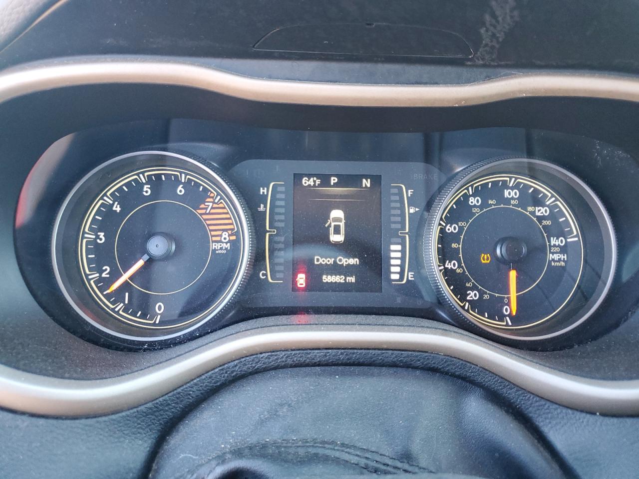 2018 Jeep Cherokee Latitude VIN: 1C4PJMCX8JD521456 Lot: 82493505