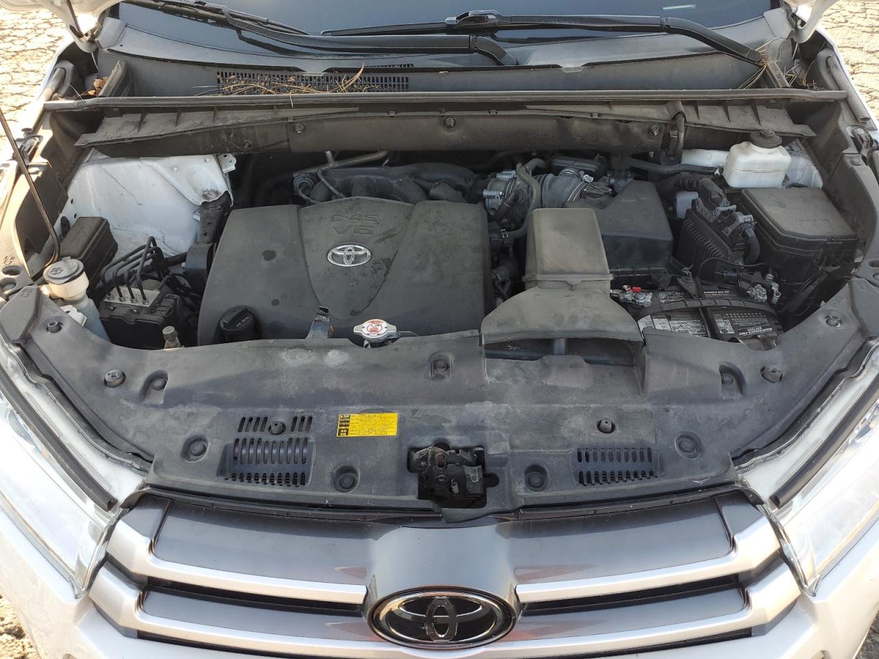 2019 Toyota Highlander Se VIN: 5TDKZRFH0KS564621 Lot: 90399895