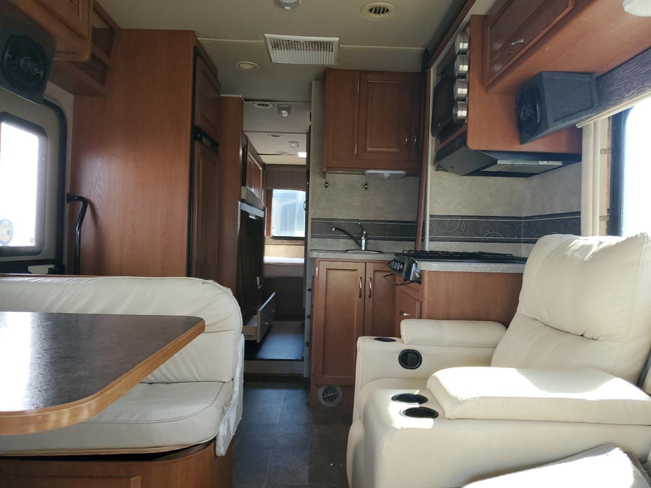 2013 Ford Econoline E450 Super Duty Cutaway Van VIN: 1FDXE4FS5DDB32567 Lot: 82263915