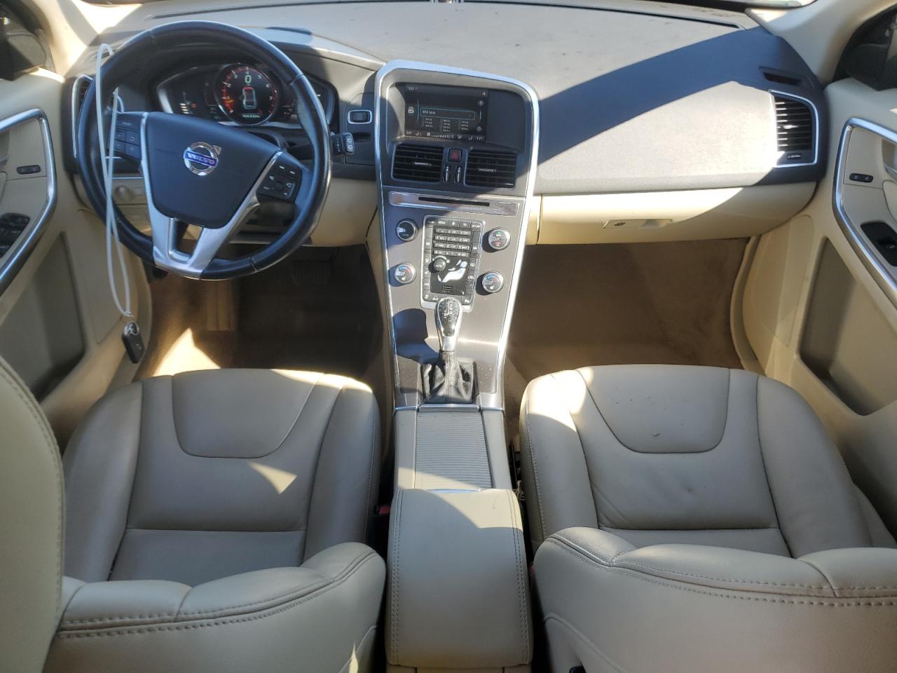 2015 Volvo Xc60 3.2 Premier + VIN: YV4940RC1F2584735 Lot: 85819185