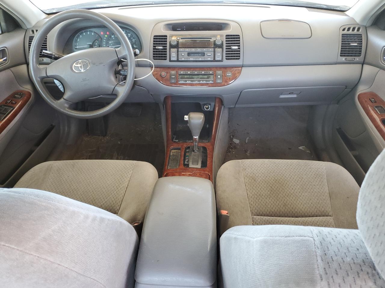 2002 Toyota Camry Le VIN: 4T1BE32KX2U056142 Lot: 84725525