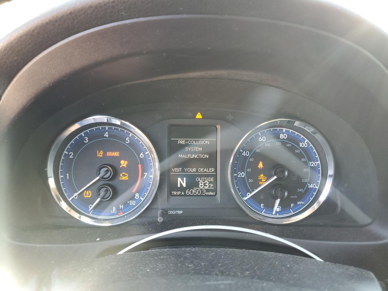 2018 Toyota Corolla L VIN: 5YFBURHE3JP747701 Lot: 86140565