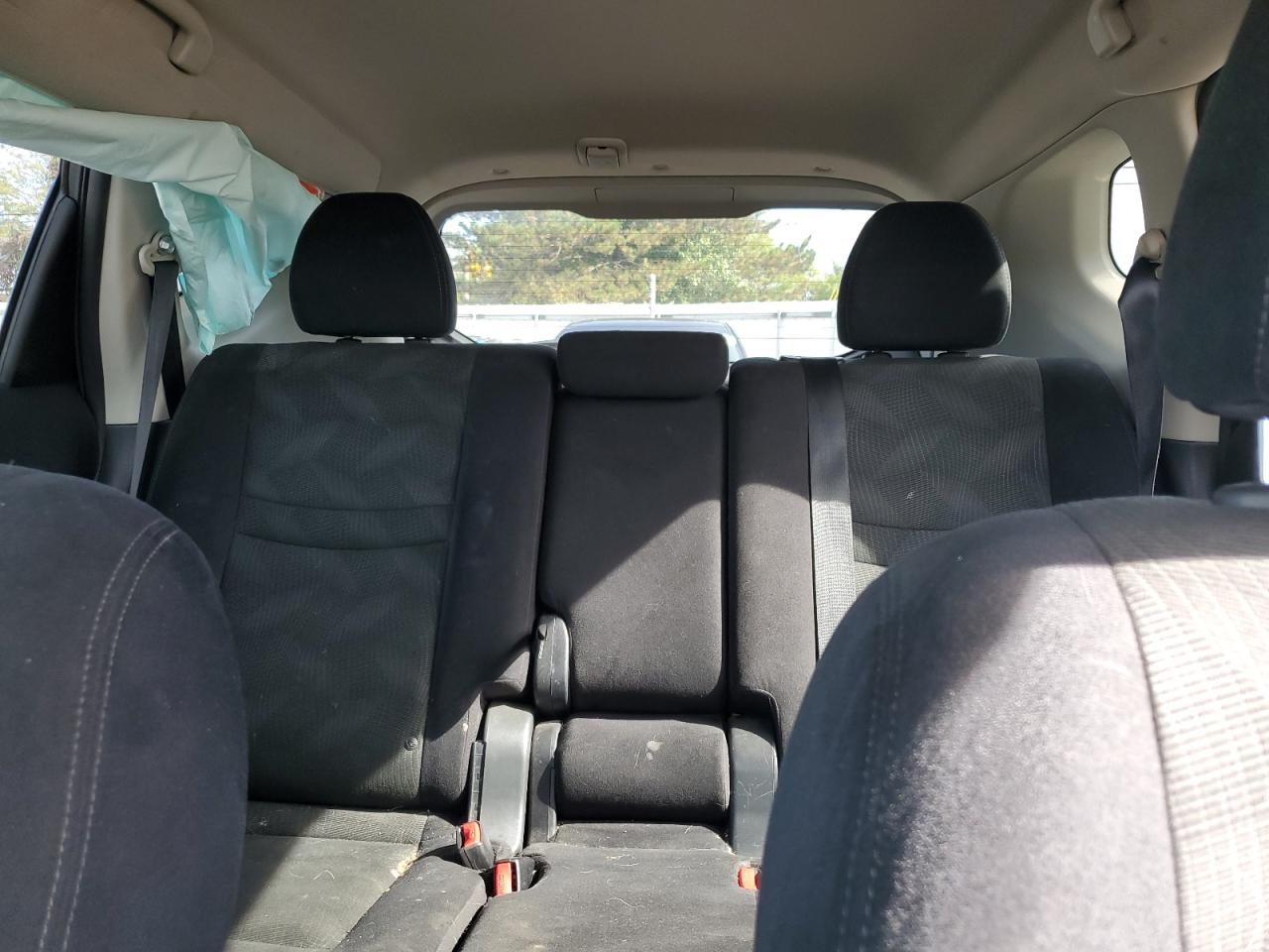 2015 Nissan Rogue S VIN: 5N1AT2MV4FC876070 Lot: 82303495