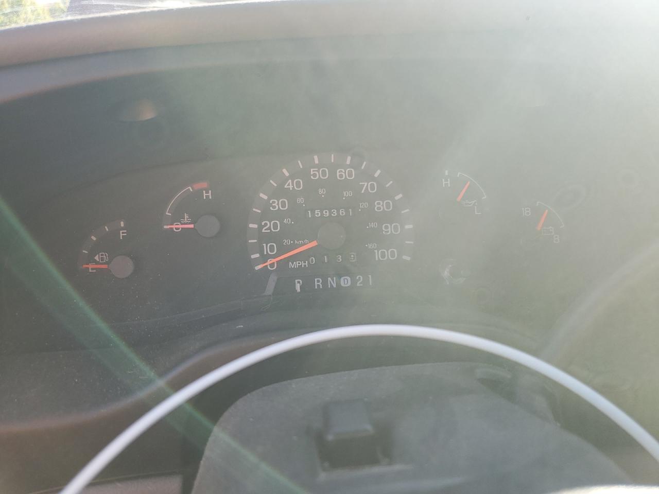 1998 Ford Econoline E150 Van VIN: 1FDRE1467WHC18598 Lot: 85004155